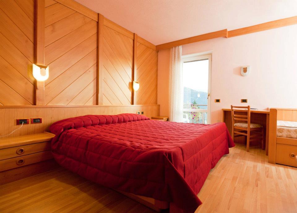 Hotel Rosalpina Folgaria Bagian luar foto
