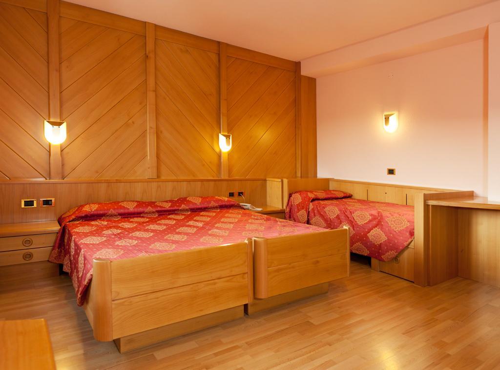 Hotel Rosalpina Folgaria Bagian luar foto