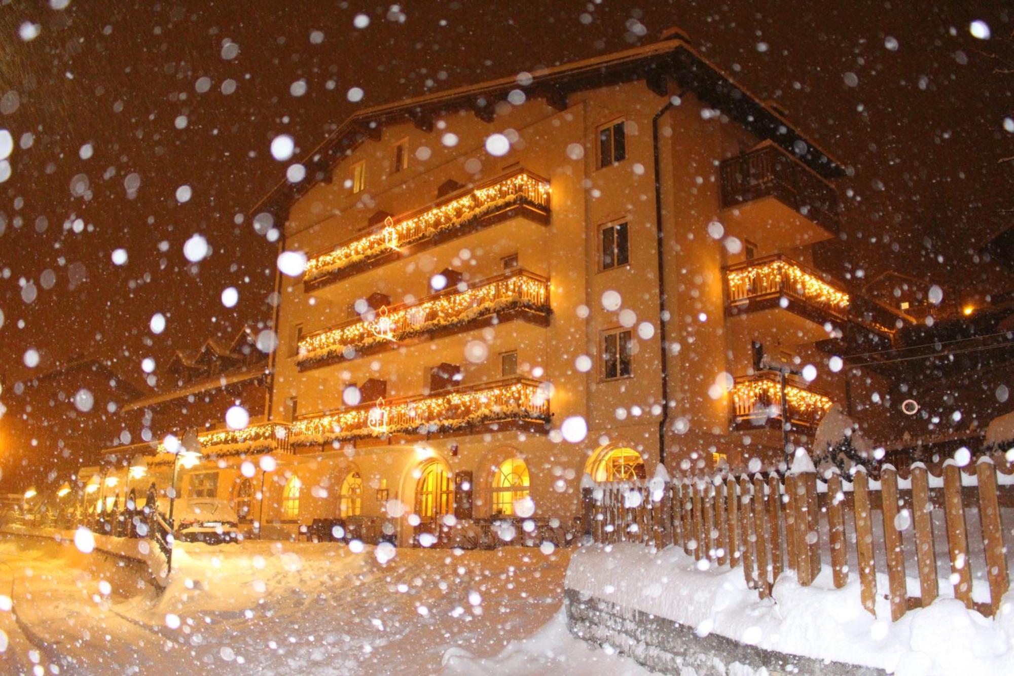 Hotel Rosalpina Folgaria Bagian luar foto